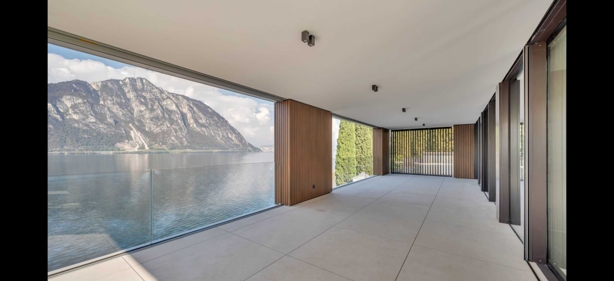 PRESTIGIOSO APPARTAMENTO SUL LAGO IN ASSOLUTA PRIVACY E TRANQUILLITÀ