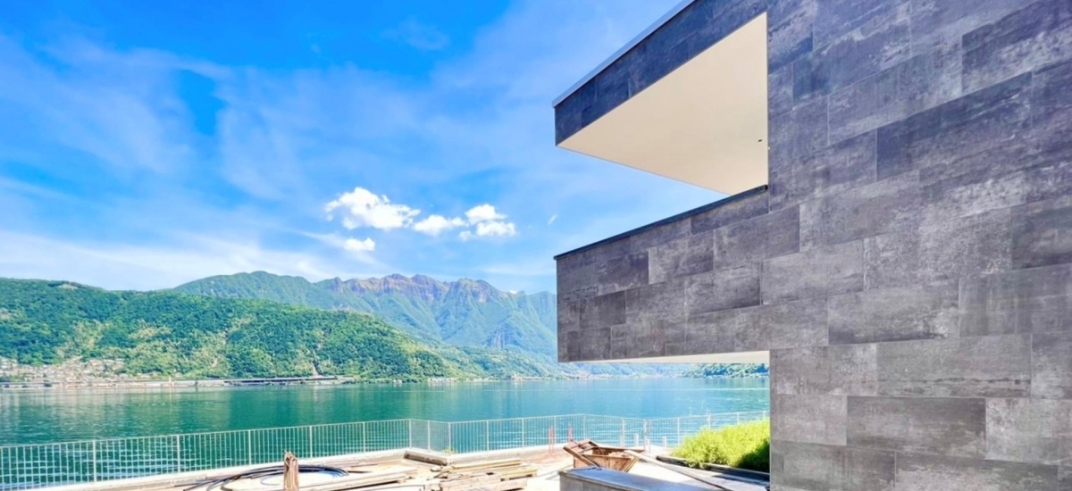 NUOVA ESCLUSIVA VILLA CON DARSENA PRIVATA